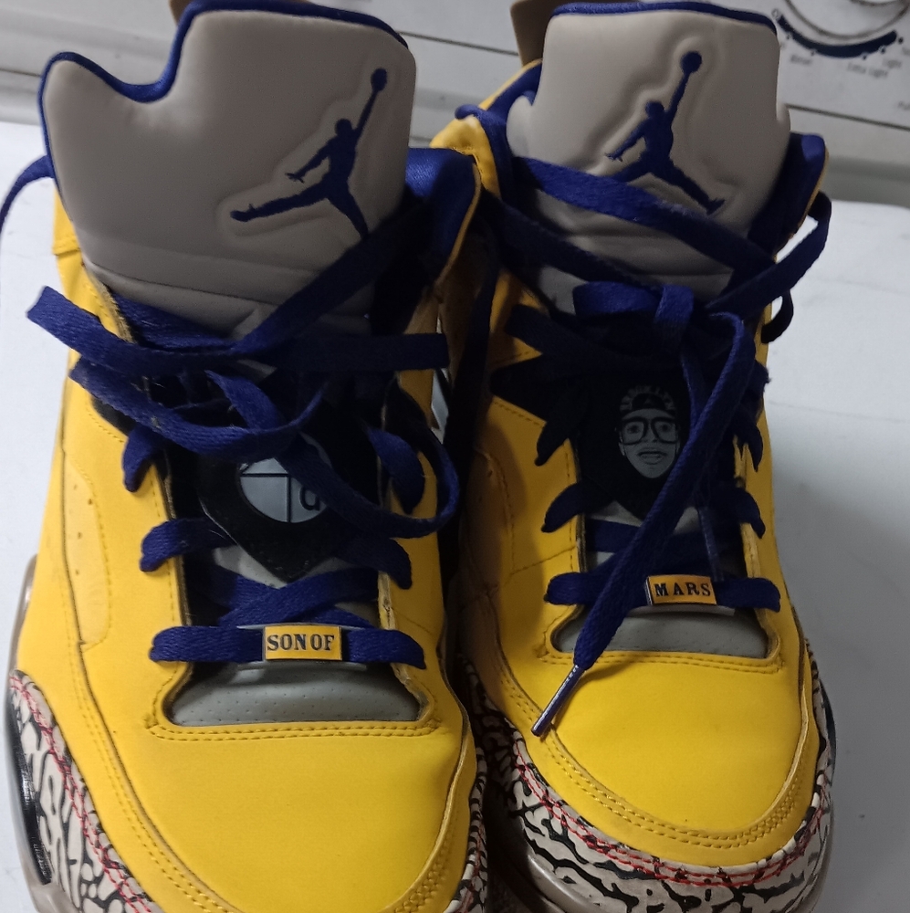 BRAND NEW! Men's Jordans "son of mars low" size 10